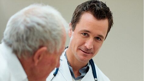 liječnik propisuje lijekove za prostatitis